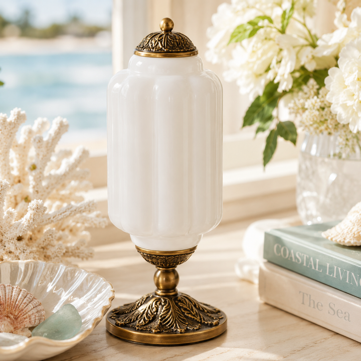 Roslyn Vintage Eloise Milk Glass Table Lamp