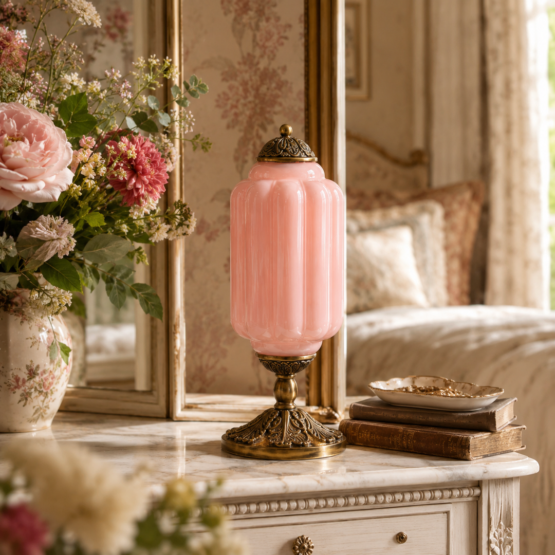 Roslyn Vintage Eloise Milk Glass Table Lamp