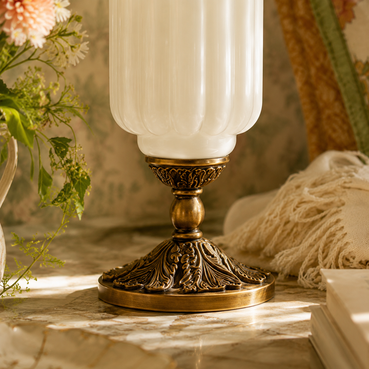Roslyn Vintage Eloise Milk Glass Table Lamp