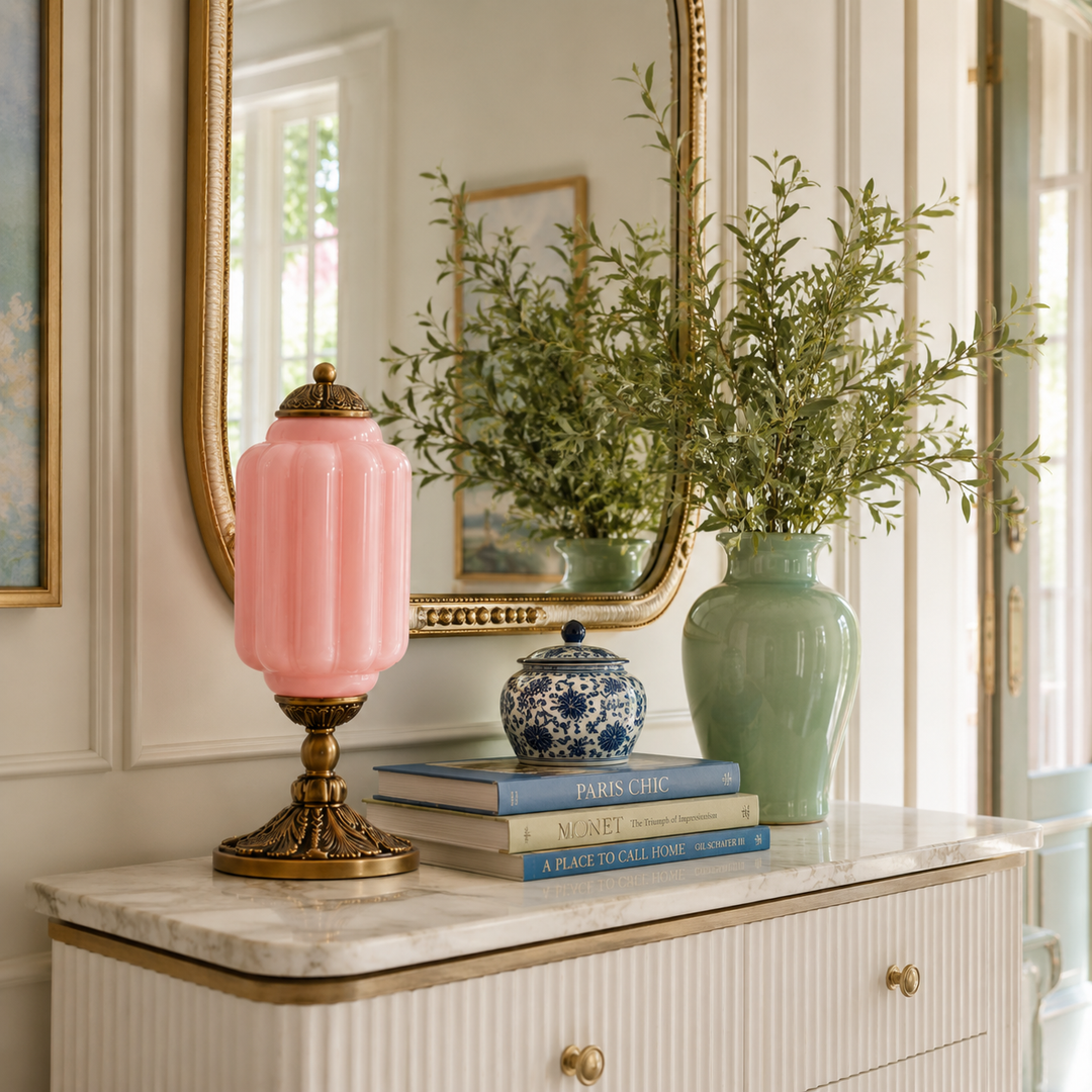 Roslyn Vintage Eloise Milk Glass Table Lamp