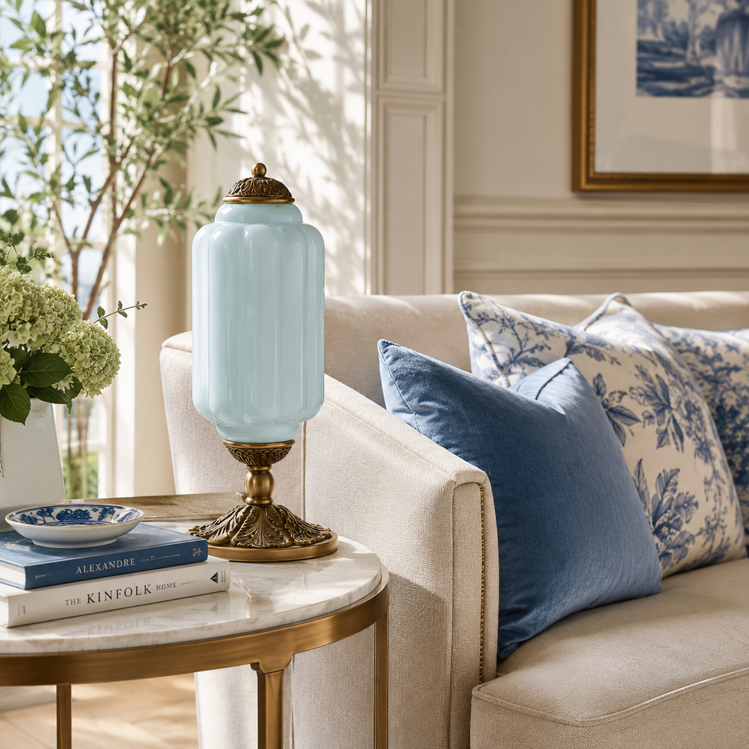 Roslyn Vintage Eloise Milk Glass Table Lamp